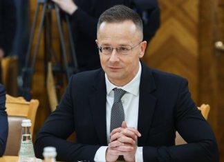 Sijarto: Tajno kupuju rusku naftu, a nas kritikuju